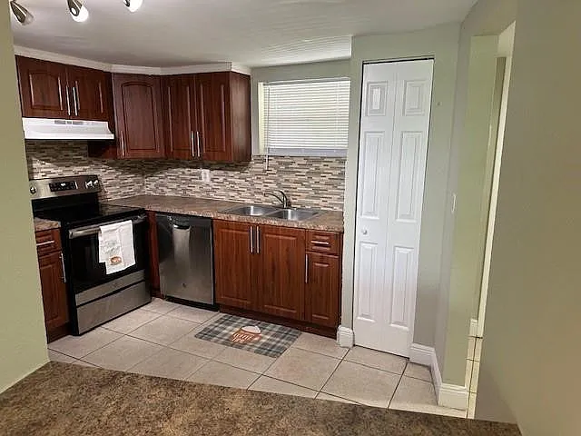 2 bed, 2.0 bath, 1252 sqft, $2,000 — Photo 4
