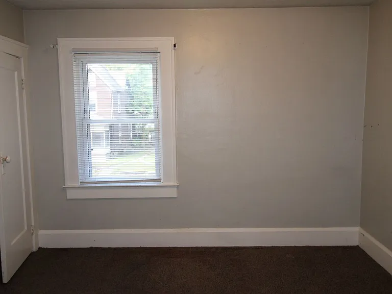 604 N Alameda Ave — Photo 10