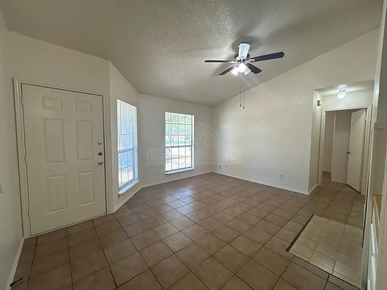 3806 London Ln — Photo 3