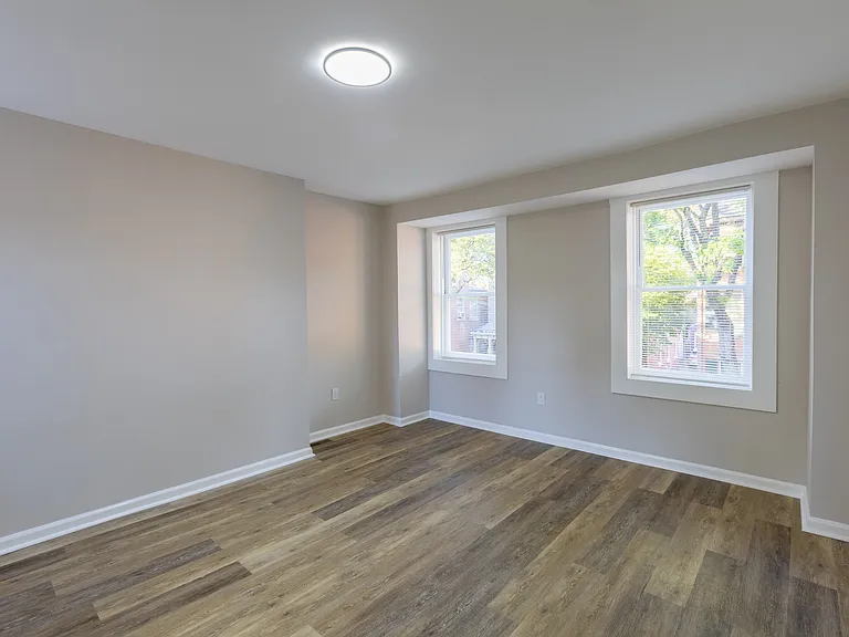 231 Jackson St — Photo 4