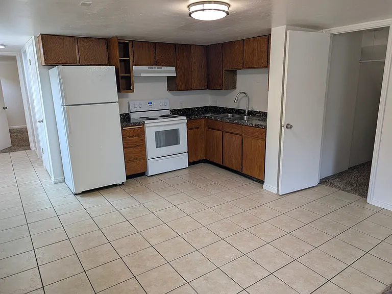 867 E Vine St #867 — Photo 6