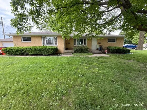 1210 Julie Dr, Champaign, IL 61821