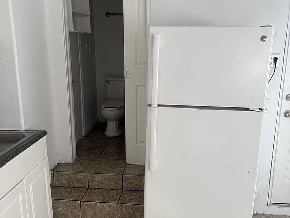 3rd image of 1931 Palmgrove Ave
