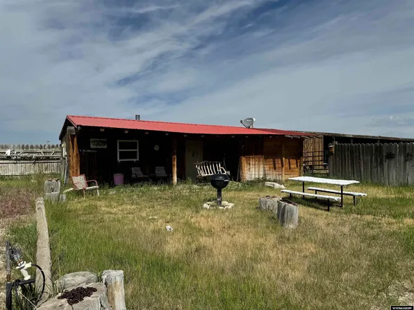 83 Blazing Saddles Rd, Saratoga, WY 82331
