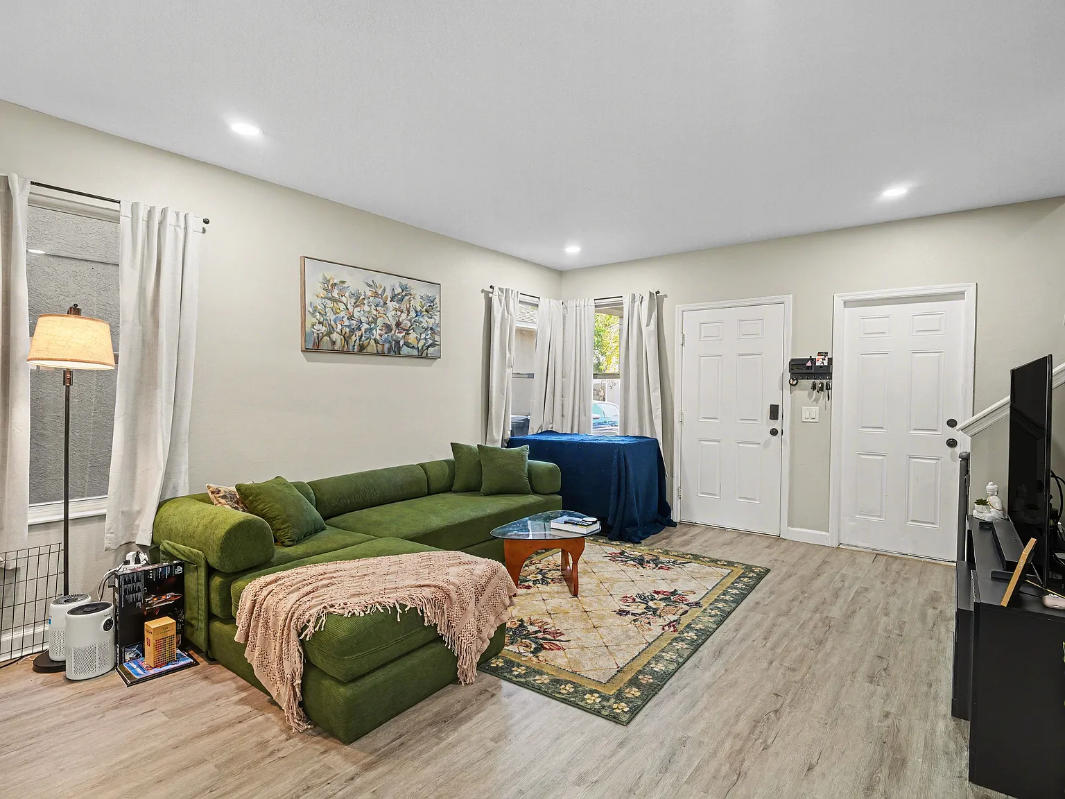 4 bed, 1754 sqft, $2,500 — Photo 3