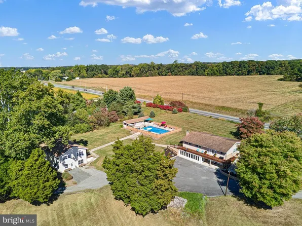 5756 & 5748 Summit Bridge Rd, Townsend, DE 19734