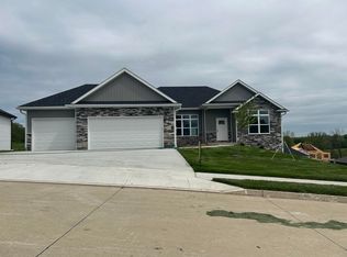 6051 W Tamarack Dr, Columbia, MO 65203