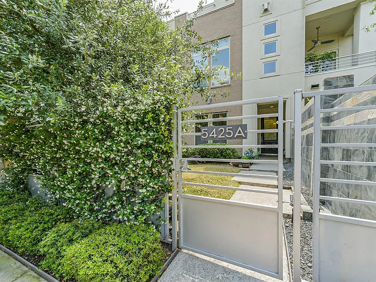 5425 Hidalgo St #A — Photo 4