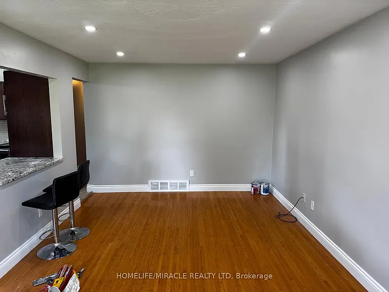 920 Willowdale Ave — Photo 6