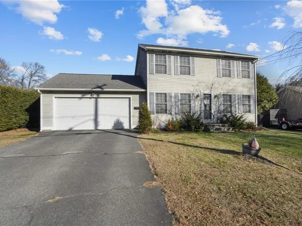 112 Greenwich Ave, Warwick, RI 02886