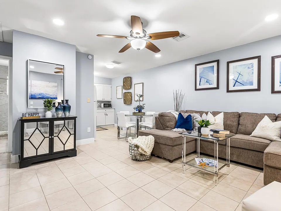 4953 Bayshore Dr