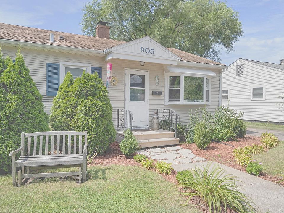 1st image of 905 Barthelme Ave