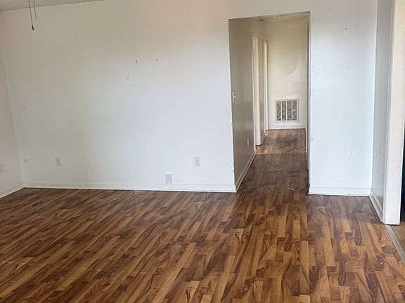 4th image of 831 Minnesota Ave