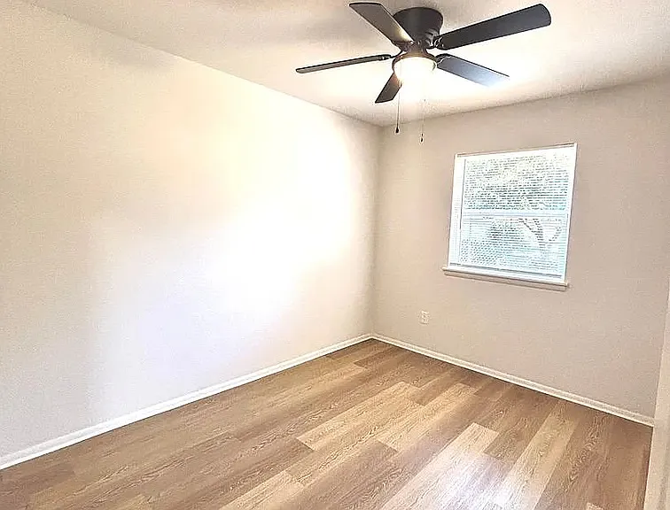 4702 S Madison Ave — Photo 7