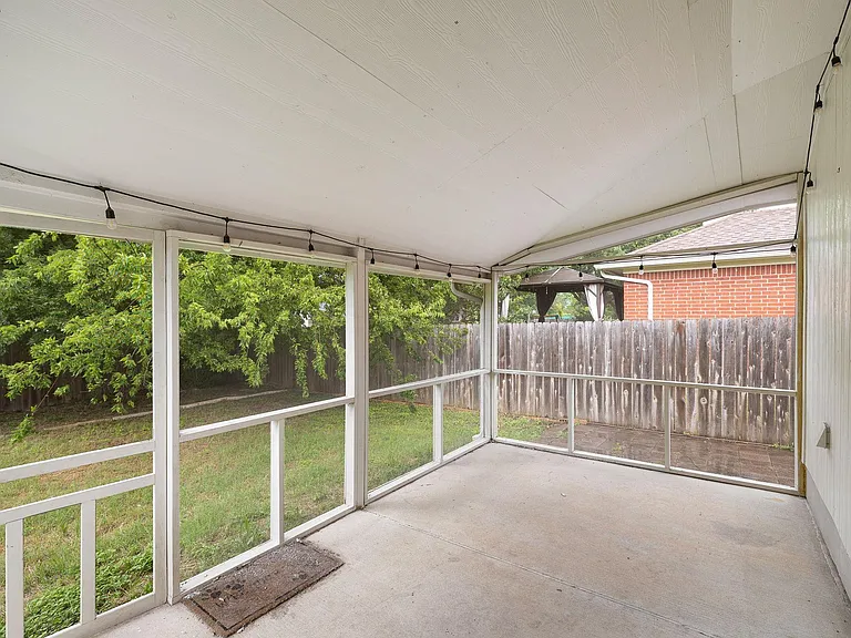 1907 Coachlamp Dr — Photo 24