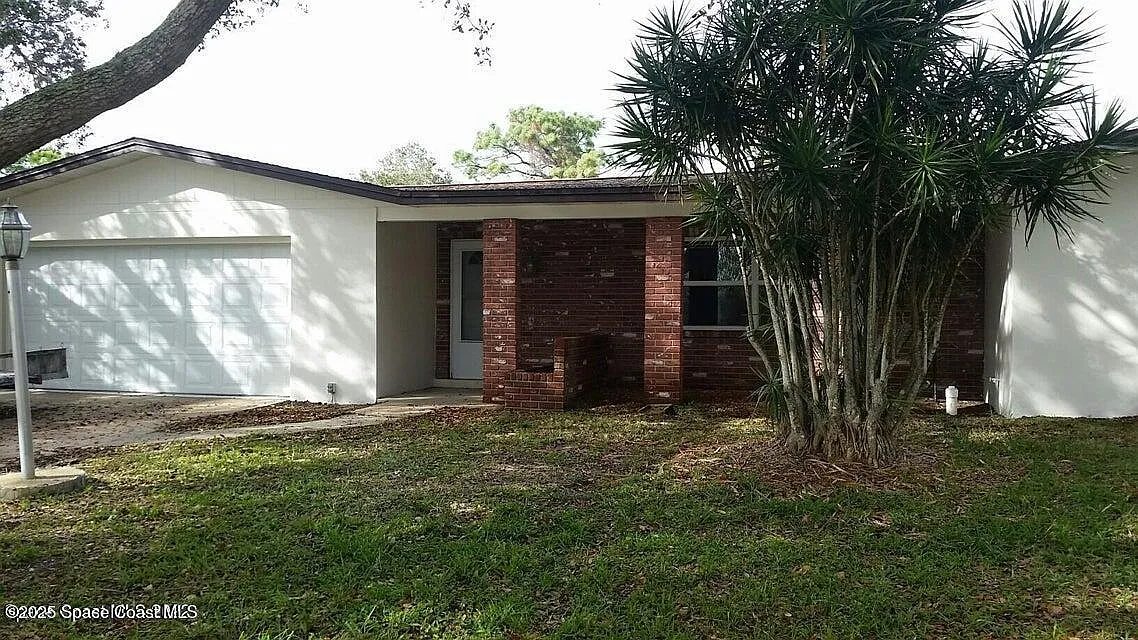 5 bed, 3.0 bath, 2078 sqft, $700 — Photo 1