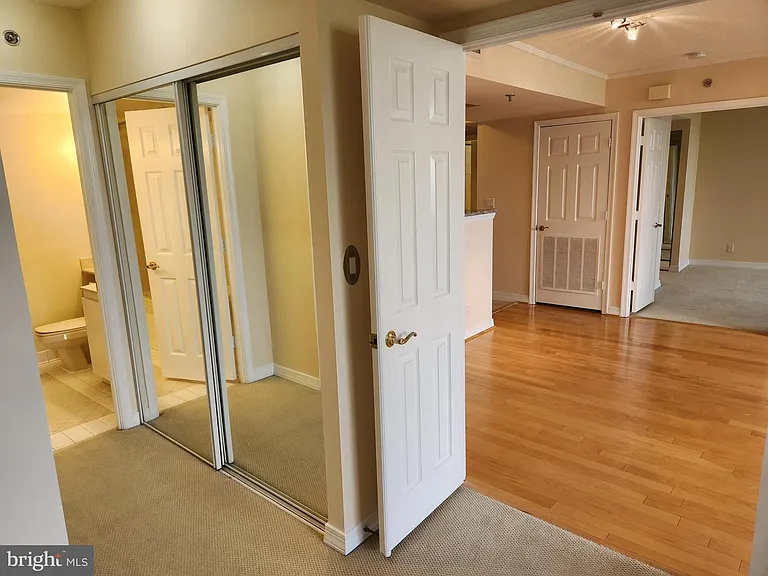 5809 Nicholson Ln #304 — Photo 8
