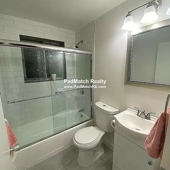 545 Adams St #31 — Photo 11