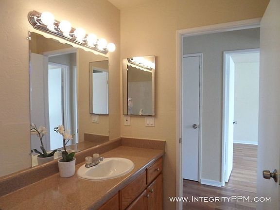 3rd image of 1404 38th St #4