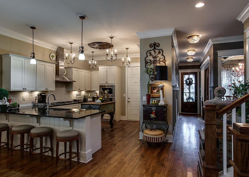 2nd image of 2228 Castleman Dr