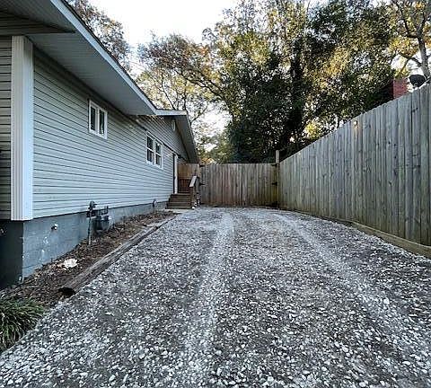 2nd image of 2211 Powderhouse Rd SE