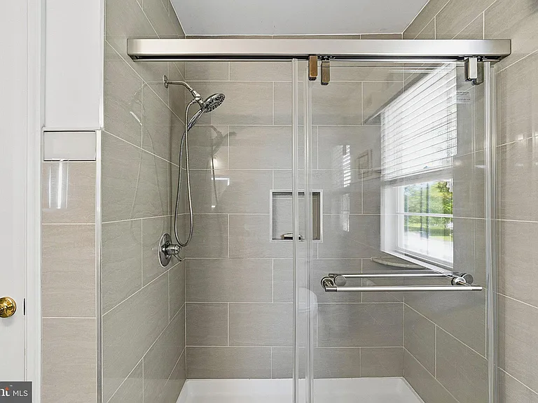 537 Riggs Ave — Photo 25