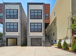 90 E 27th St #1, Bayonne, NJ 07002