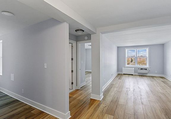4th image of 20-37 Seagirt Blvd #6E