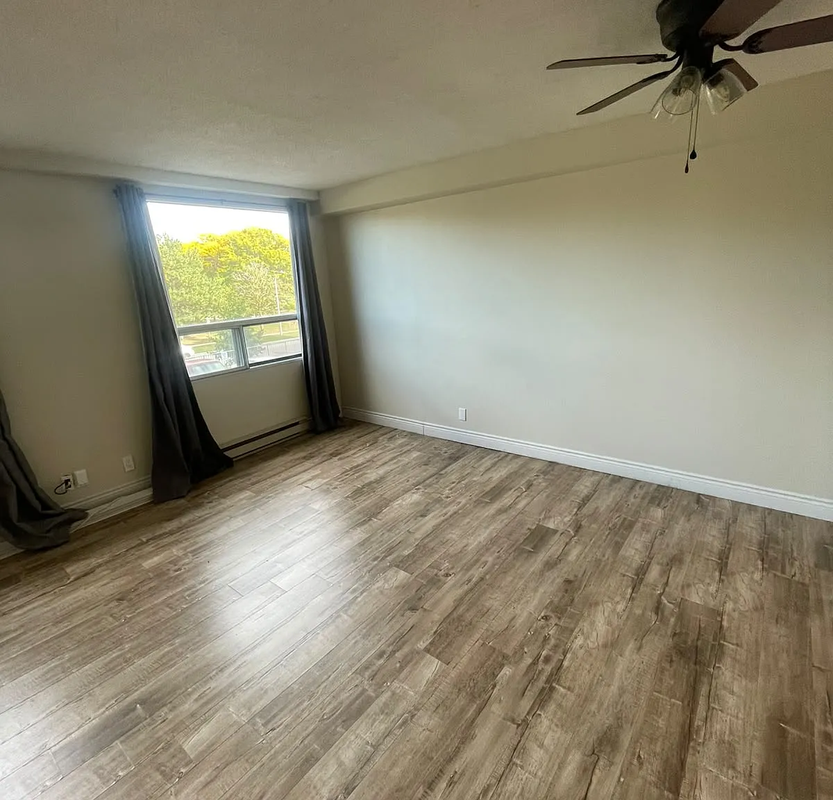 2 bed, 1000 sqft, $2,100 — Photo 2