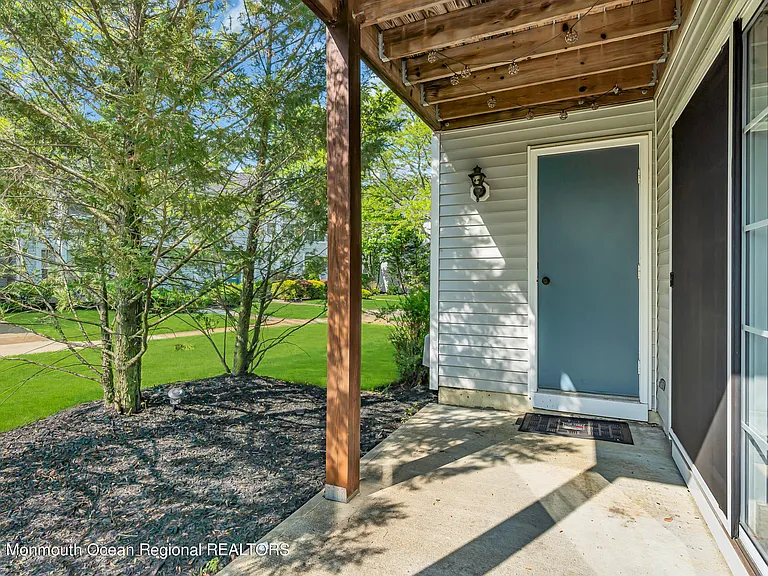 131 Wellington Ct #4-1 — Photo 23