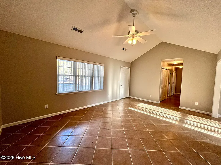 1006 Steeplechase Rd — Photo 4