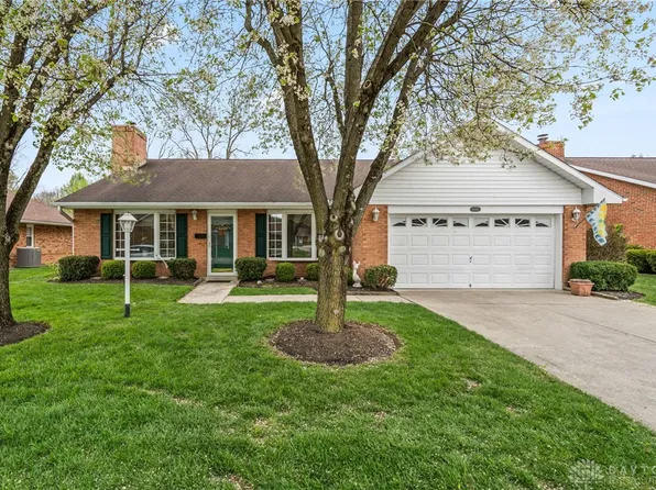 6887 Willow Tree Ln, Dayton, OH 45424