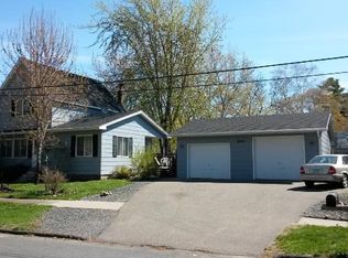 30415 Oak St, Lindstrom, MN 55045