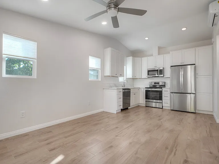 1326 Berryman Cyn #A — Photo 3