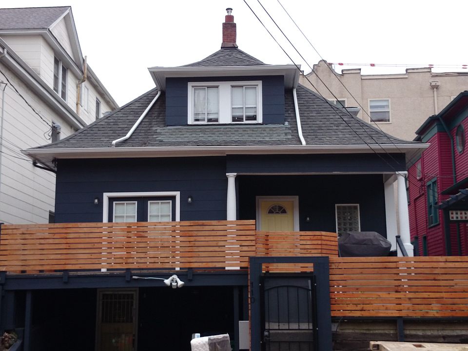 2nd image of 110 Harvard Ave E