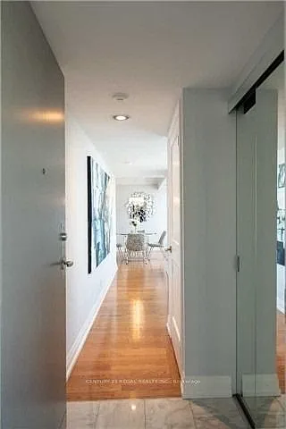 228 Queens Quay W #816 — Photo 3