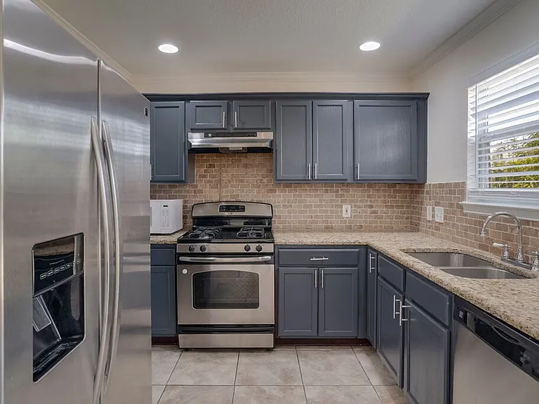 8405 Winter Haven Rd — Photo 9