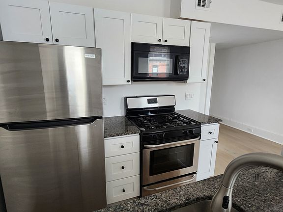 2nd image of 623 S 19th St APT 3F