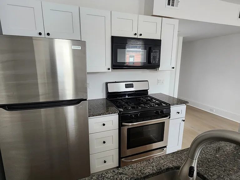 623 S 19th St #3F — Photo 2