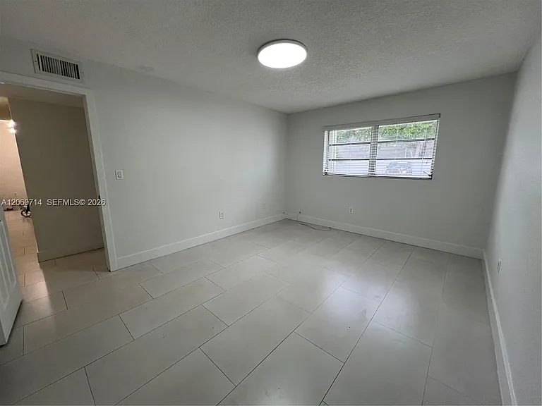 9520 SW 8th St #118 — Photo 8