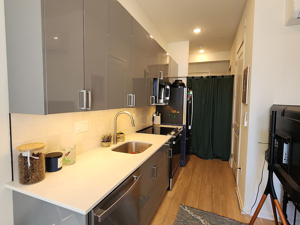 1st image of 227 N 12th St #405
