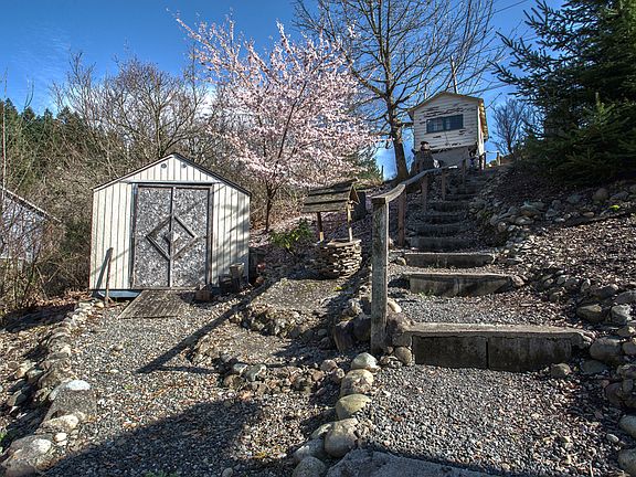 4th image of 23050 SE Lake Wilderness Dr S
