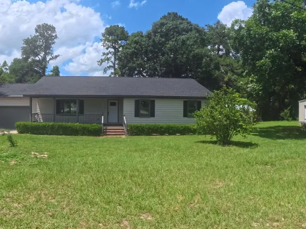 1163 Fairlane Dr, Louisville, GA 30434