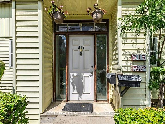 5th image of 217 Queen St #215