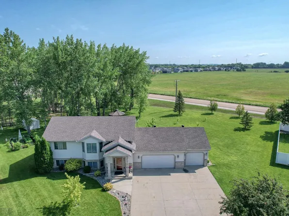 404 12th St SE, Barnesville, MN 56514