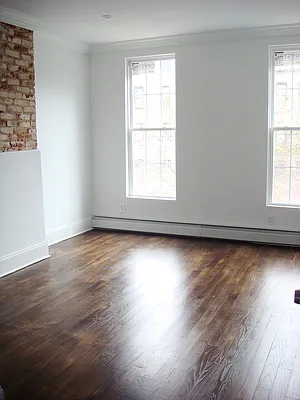 Rented by Avanguard Realty Corp | media 5