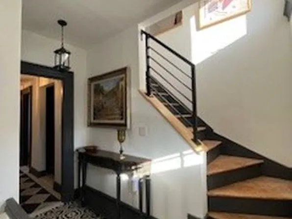 (undisclosed Address), New Haven, CT 06511