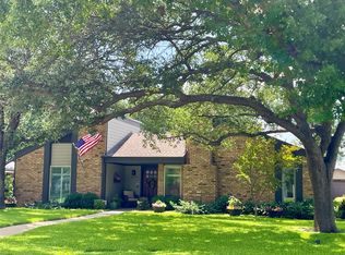 2112 Quail Run Dr, Corinth, TX 76208