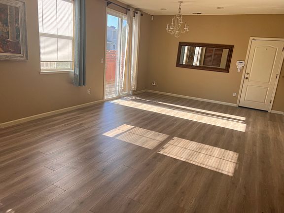 5th image of 2781 Whitney Dr