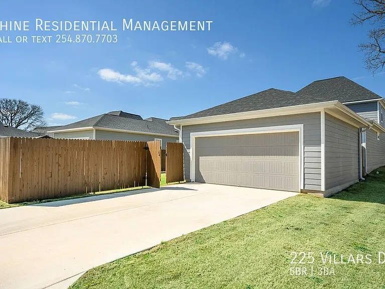 225 Villars Dr — Photo 17